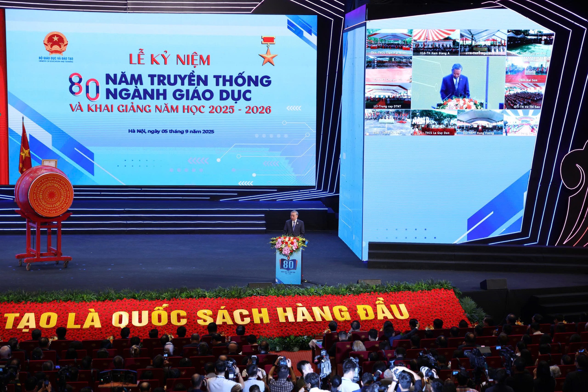 TOÀN CẢNH: LỄ KHAI GIẢNG ĐẶC BIỆT và Kỷ niệm 80 năm thành lập Bộ Quốc gia Giáo dục- Ảnh 17. TOÀN CẢNH: LỄ KHAI GIẢNG ĐẶC BIỆT và Kỷ niệm 80 năm thành lập Bộ Quốc gia Giáo dục- Ảnh 17.