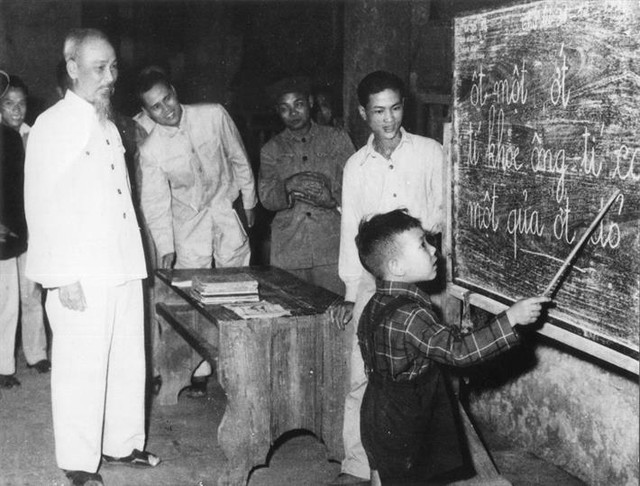 TOÀN CẢNH: LỄ KHAI GIẢNG ĐẶC BIỆT và Kỷ niệm 80 năm thành lập Bộ Quốc gia Giáo dục- Ảnh 51.
